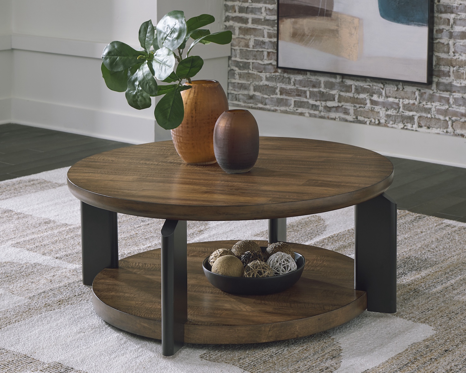 Kraeburn Round Cocktail Table