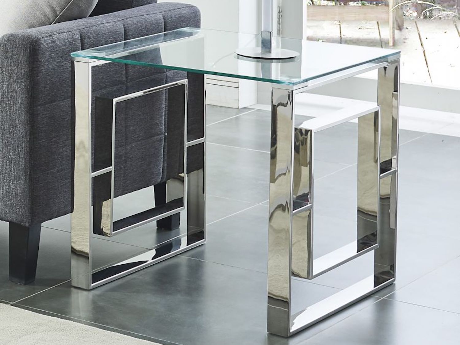 EROS-ACCENT TABLE-SILVER