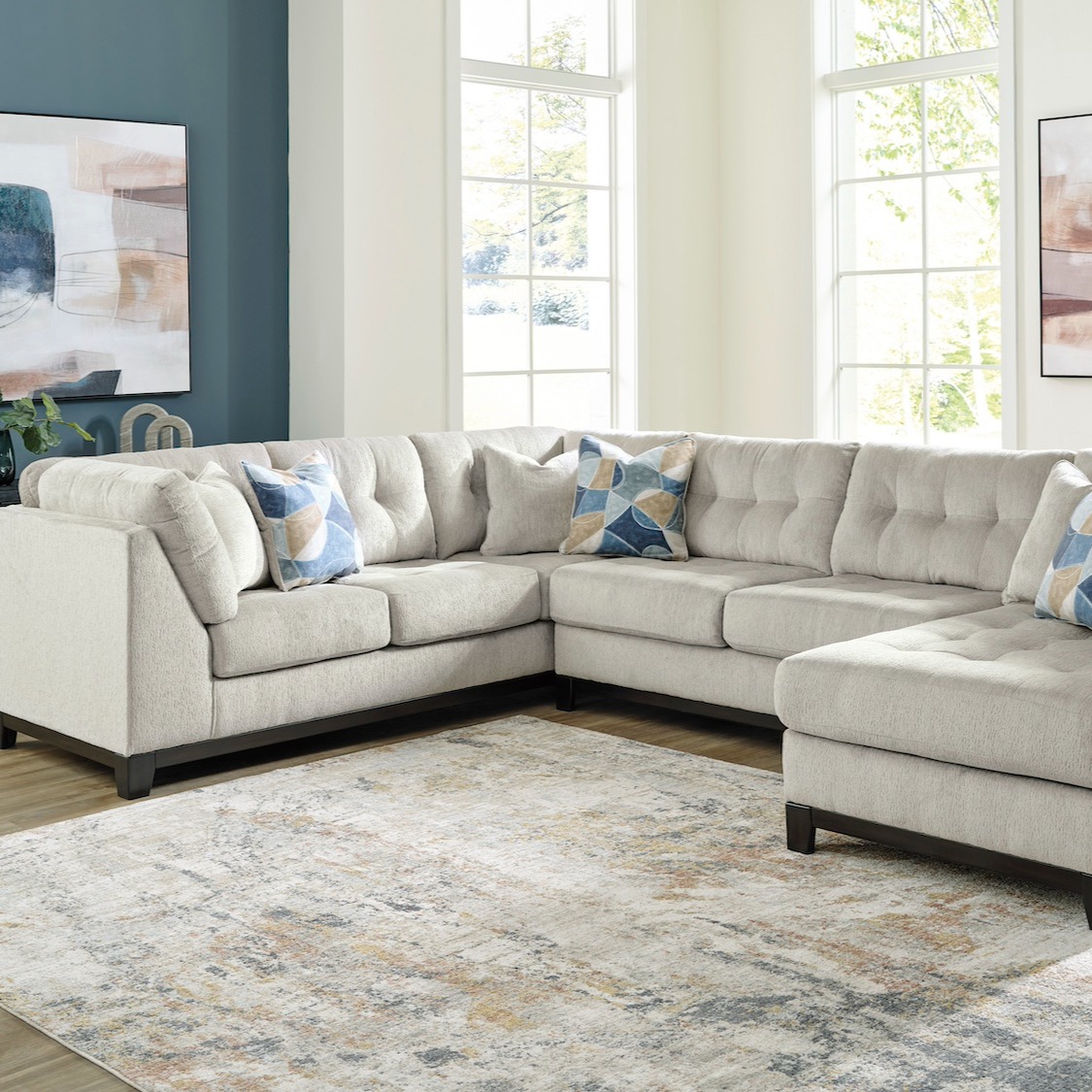 Maxon Place 3-Piece Sectional with Chaise