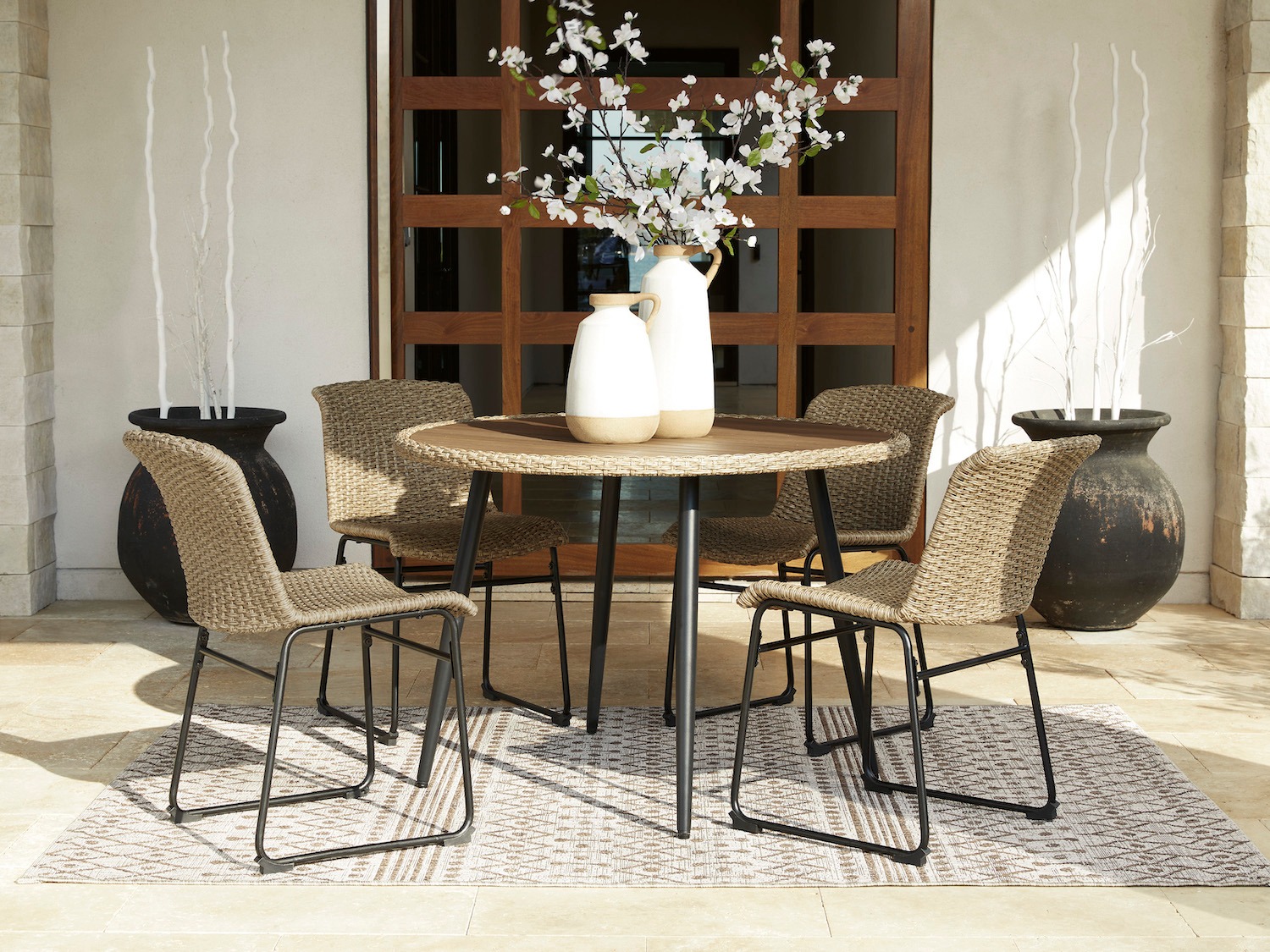 Amaris Outdoor Dining Table and 4 Chairs
