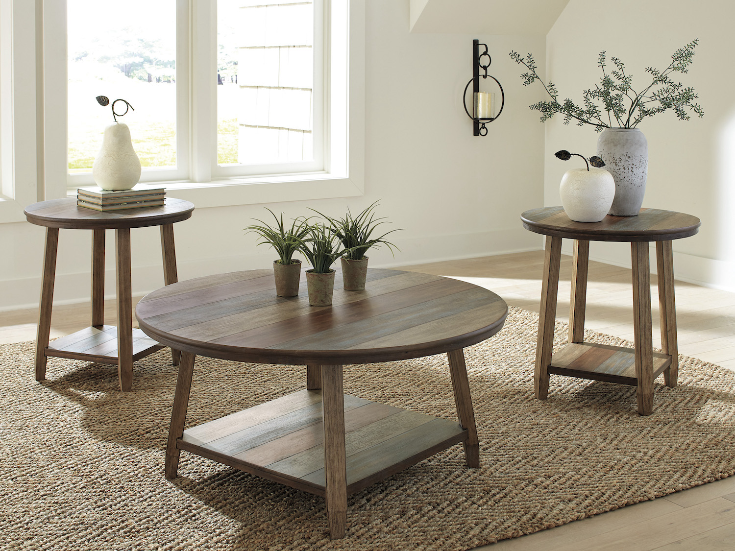 Raebecki Table (Set of 3)