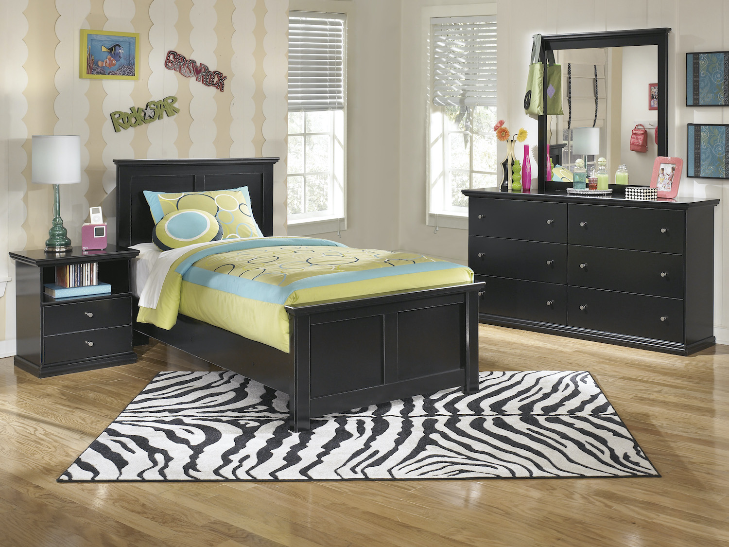 Ashley Maribel 6 PC Single Size Bed Set in Rich Black Finish